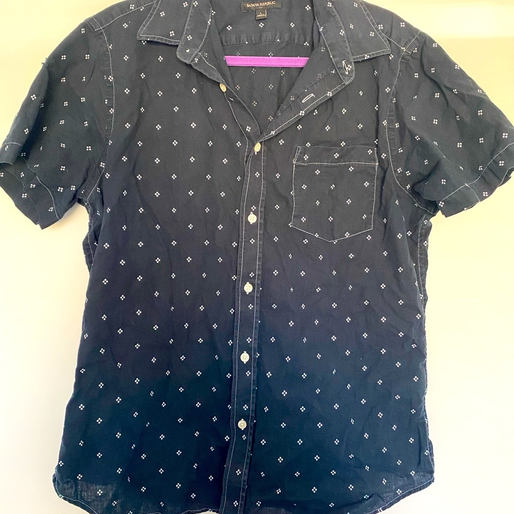 Banana Republic Men’s Short Sleeve Collard button down casual shirt size L